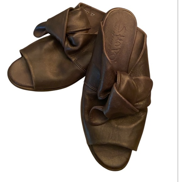 🔥RARE🔥Shoto Bow Slide Leather Grey/Brown Size IT 37 US 6.5/7 - Picture 1 of 10